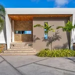 Aruna- 4 Bedroom Modern Sea View Villa, Cinema, Spa