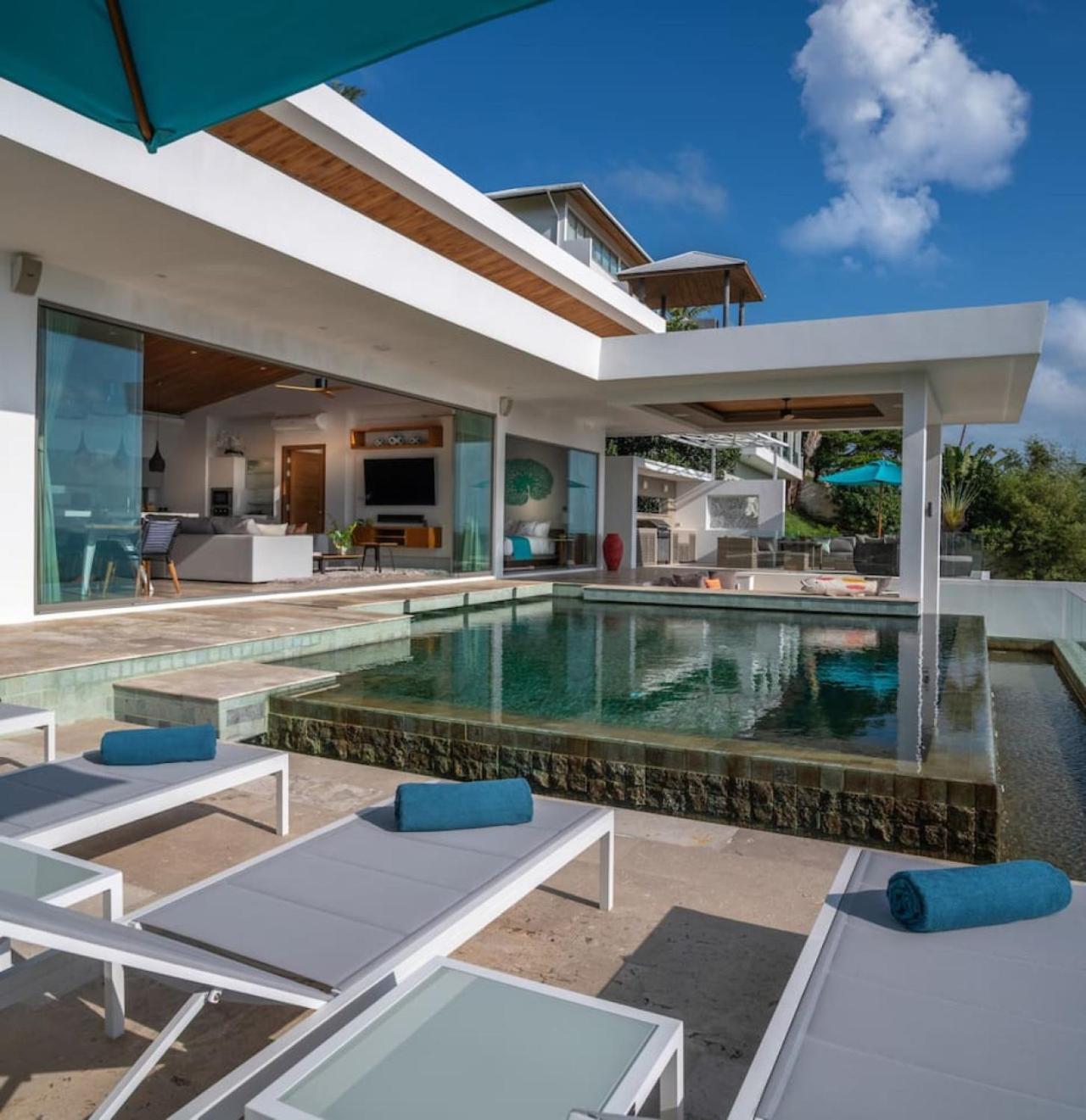 Aruna- 4 Bedroom Modern Sea View Villa, Cinema, Spa Ko Samui