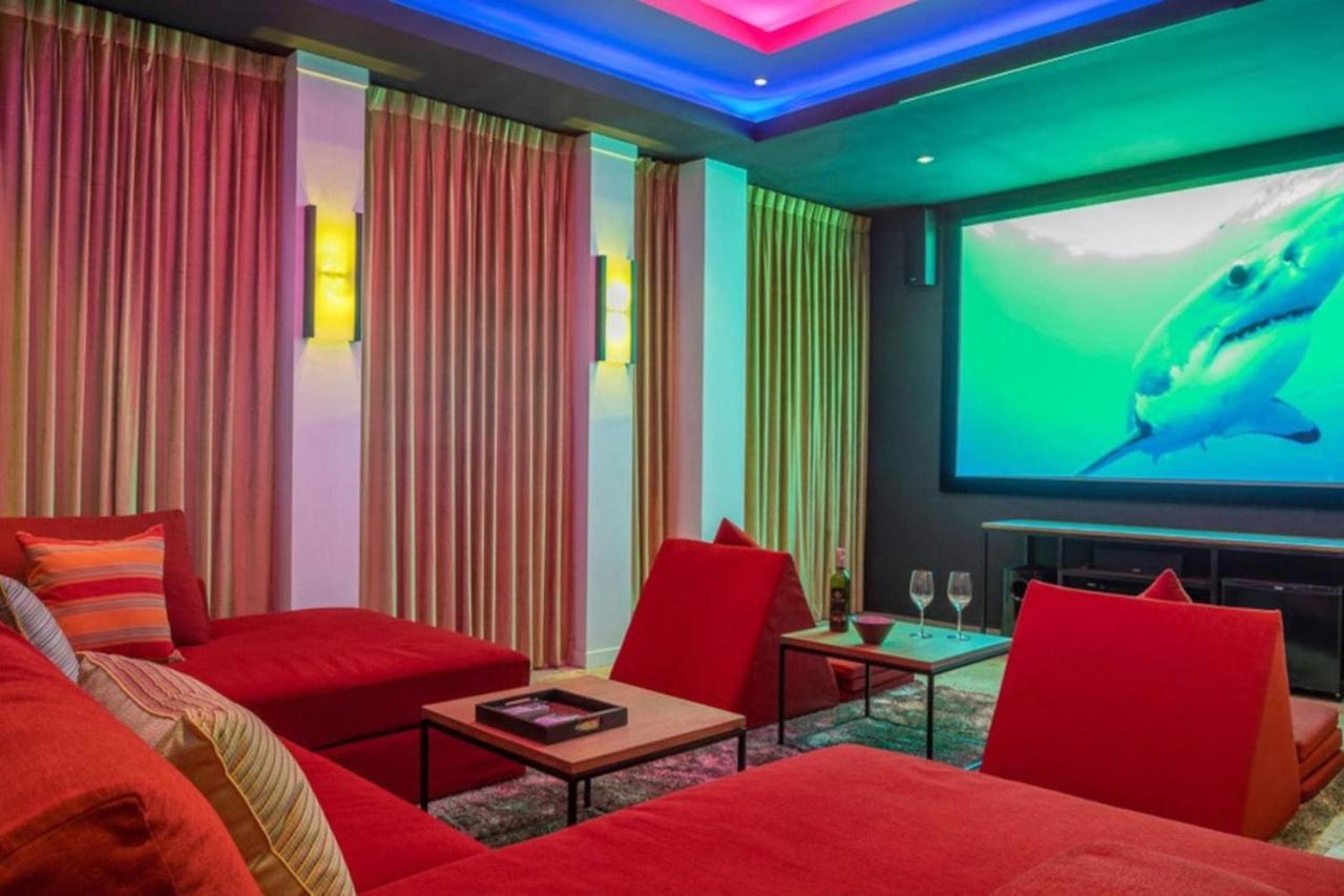 Holiday home Aruna- 4 Bedroom Modern Sea View Villa, Cinema, Spa